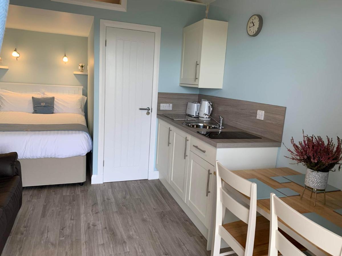 Hebridean Holiday Cabins Breasclete Экстерьер фото